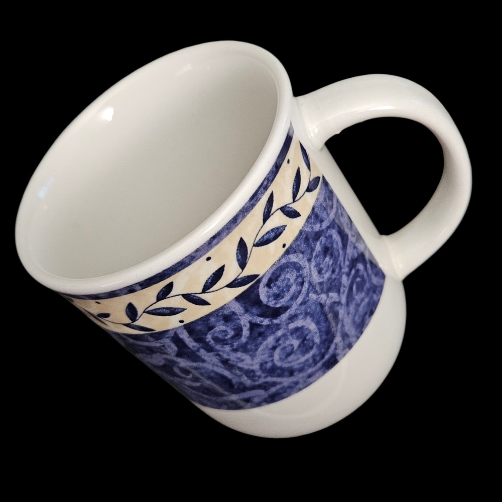 Oneida Kitchen Blue White Floral Scroll Stoneware Coffee Mugs Set of 4